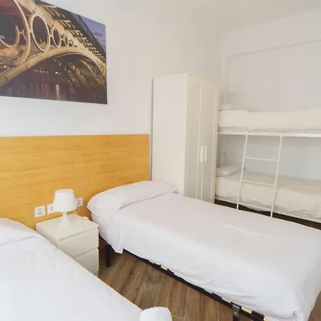 Rentalsevilla Espacioso Y Acogegor Apartamento De 3