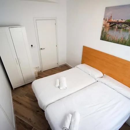 Rentalsevilla Espacioso Y Acogegor Apartamento De 3 Seville