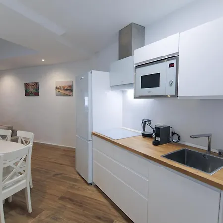 Rentalsevilla Espacioso Y Acogegor Apartamento De 3 Apartment