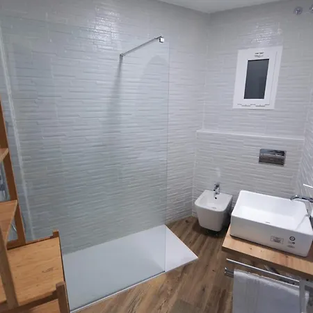 Rentalsevilla Espacioso Y Acogegor Apartamento De 3 * Seville