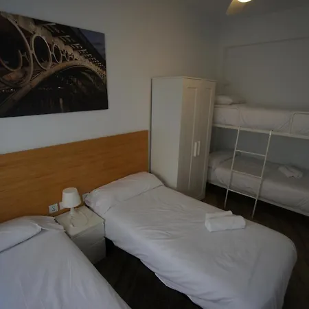 Rentalsevilla Espacioso Y Acogegor Apartamento De 3 *