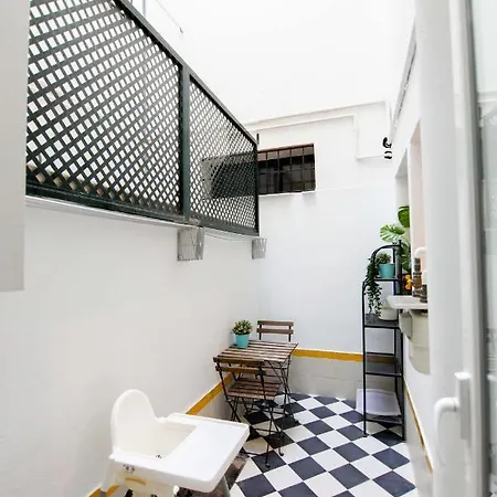 Rentalsevilla Espacioso Y Acogegor Apartamento De 3