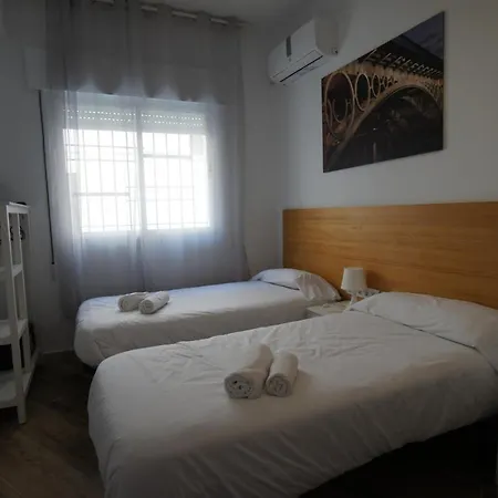 Rentalsevilla Espacioso Y Acogegor Apartamento De 3